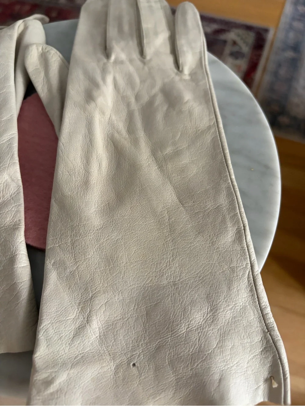 Vintage Classic Cream Leather Women's Gloves